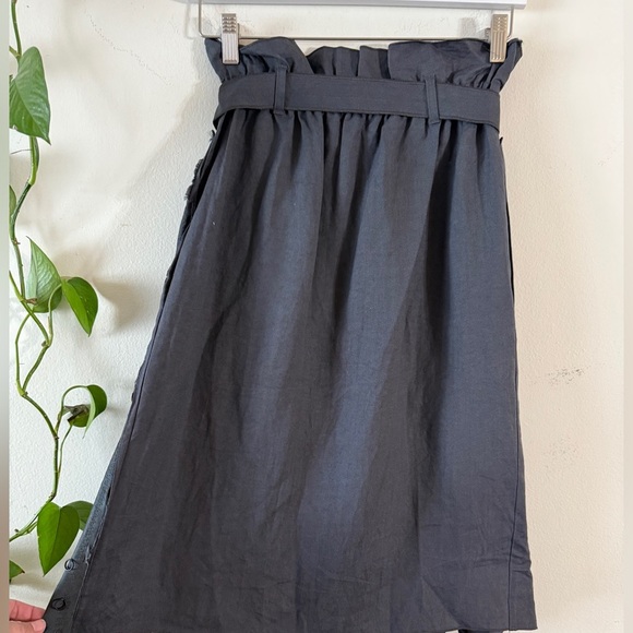 Bottega Veneta Luxury Gray A-Line Embellished Belted Pleated Skirt - Picture 2 of 13